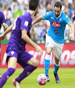 Fiorentina bella e sbadata, a Napoli vincono gli azzurri